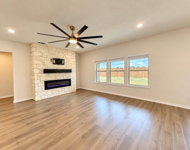 147 Mapleoak Drive - Photo Thumbnail 12