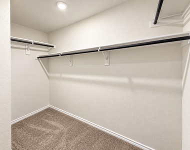 147 Mapleoak Drive - Photo Thumbnail 18