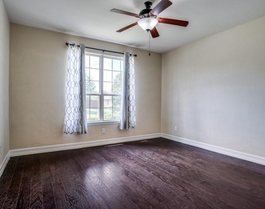 1060 Enchanted Rock Drive - Photo Thumbnail 11