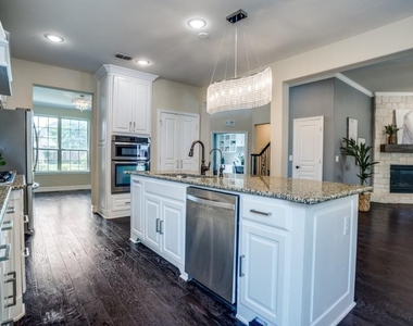 1060 Enchanted Rock Drive - Photo Thumbnail 5