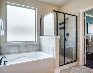 1060 Enchanted Rock Drive - Photo Thumbnail 15