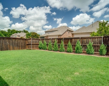 1060 Enchanted Rock Drive - Photo Thumbnail 24