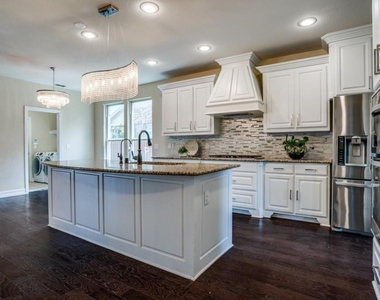 1060 Enchanted Rock Drive - Photo Thumbnail 6