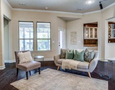 1060 Enchanted Rock Drive - Photo Thumbnail 4