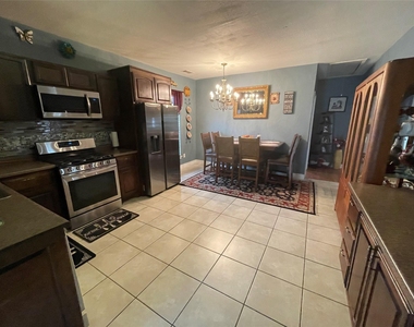 800 N Walnut Street - Photo Thumbnail 1