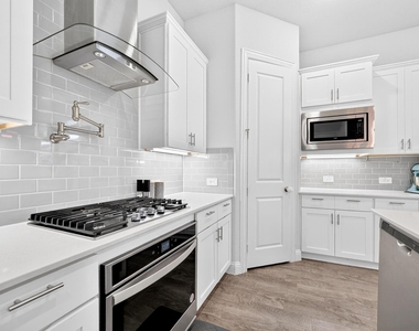 12789 Royal Oaks Lane - Photo Thumbnail 11