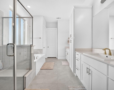 12789 Royal Oaks Lane - Photo Thumbnail 30