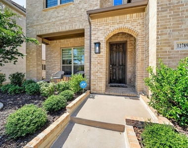 12789 Royal Oaks Lane - Photo Thumbnail 3