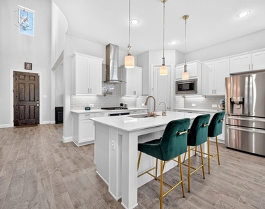 12789 Royal Oaks Lane - Photo Thumbnail 8