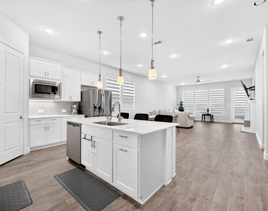 12789 Royal Oaks Lane - Photo Thumbnail 14