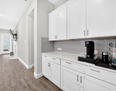 12789 Royal Oaks Lane - Photo Thumbnail 10