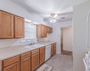 2529 Albemarle Drive - Photo Thumbnail 4
