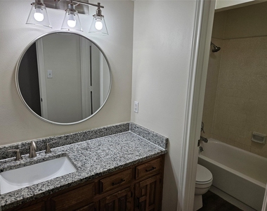 218 Buffalo Creek Drive - Photo Thumbnail 16