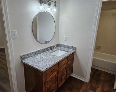 218 Buffalo Creek Drive - Photo Thumbnail 14