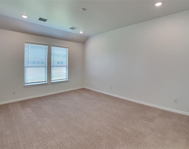 2513 Kathleens Crossing - Photo Thumbnail 6