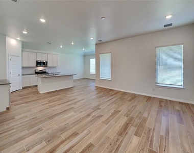 2513 Kathleens Crossing - Photo Thumbnail 3