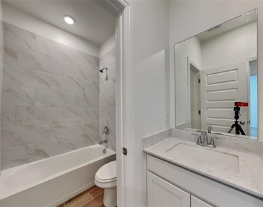 2513 Kathleens Crossing - Photo Thumbnail 11