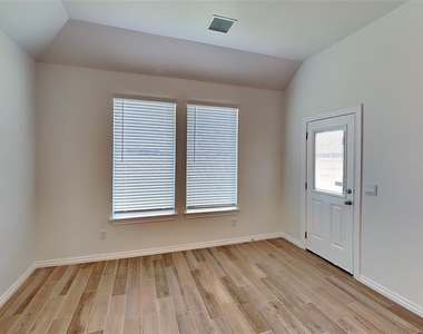 2513 Kathleens Crossing - Photo Thumbnail 5