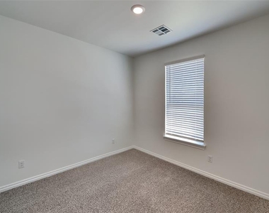 2513 Kathleens Crossing - Photo Thumbnail 13