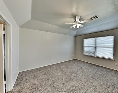 11121 Sw 41st Place - Photo Thumbnail 9