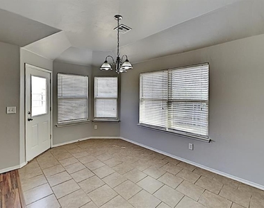 11121 Sw 41st Place - Photo Thumbnail 3