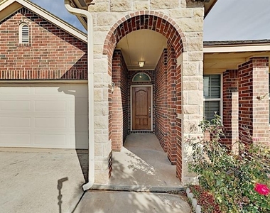 11121 Sw 41st Place - Photo Thumbnail 1