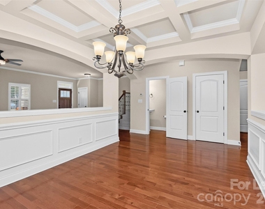 20031 Northport Drive - Photo Thumbnail 13