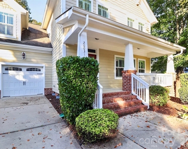 20031 Northport Drive - Photo Thumbnail 4