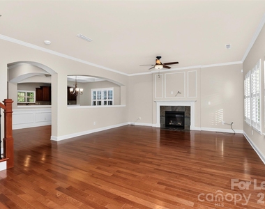 20031 Northport Drive - Photo Thumbnail 6