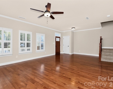 20031 Northport Drive - Photo Thumbnail 9