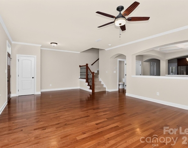 20031 Northport Drive - Photo Thumbnail 8