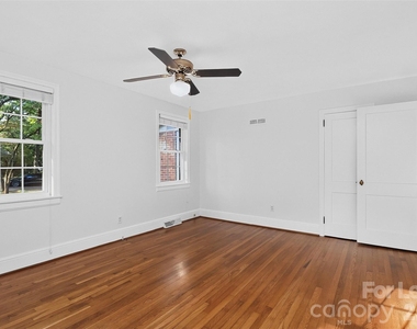 130 W Oak Street - Photo Thumbnail 10