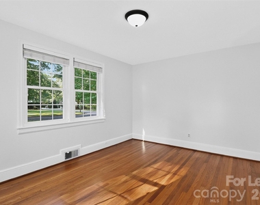 130 W Oak Street - Photo Thumbnail 11