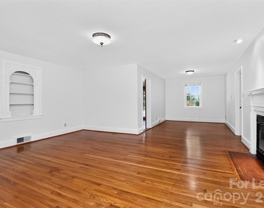 130 W Oak Street - Photo Thumbnail 1