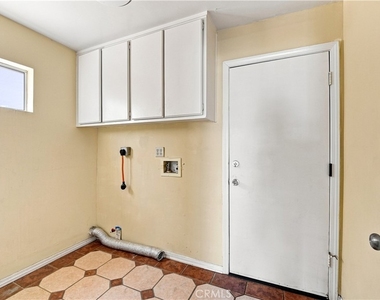 7436 Bobbyboyar Avenue - Photo Thumbnail 19