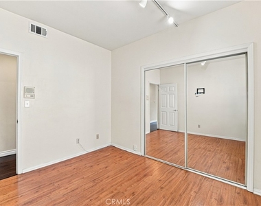 7436 Bobbyboyar Avenue - Photo Thumbnail 22