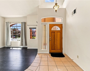 7436 Bobbyboyar Avenue - Photo Thumbnail 3