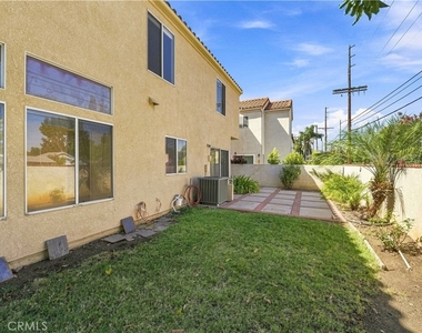 7436 Bobbyboyar Avenue - Photo Thumbnail 51