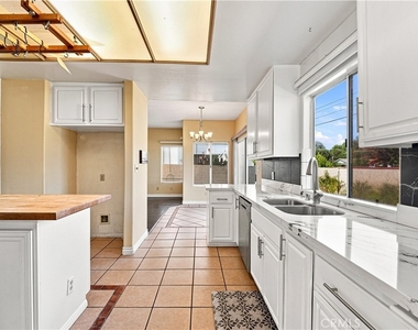 7436 Bobbyboyar Avenue - Photo Thumbnail 8
