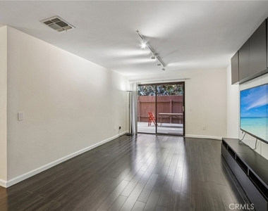 898 Temple Terrace - Photo Thumbnail 5