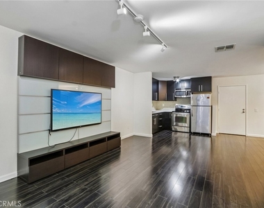 898 Temple Terrace - Photo Thumbnail 6