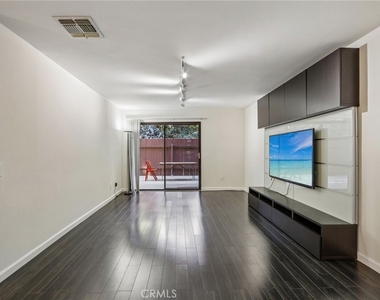 898 Temple Terrace - Photo Thumbnail 4