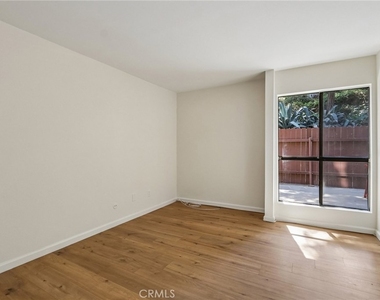 898 Temple Terrace - Photo Thumbnail 12