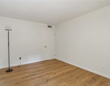 898 Temple Terrace - Photo Thumbnail 11