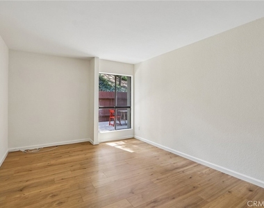 898 Temple Terrace - Photo Thumbnail 10