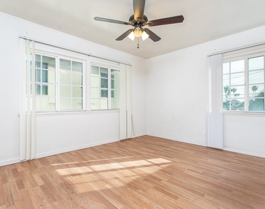 504 W Queen Street - Photo Thumbnail 9