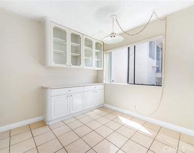 7422 Hazeltine Avenue - Photo Thumbnail 12