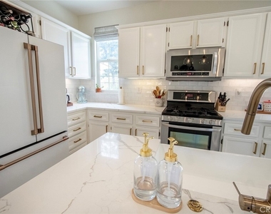 27765 Summer Grove - Photo Thumbnail 11