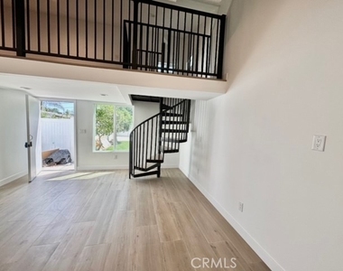 7919 Bothwell - Photo Thumbnail 9