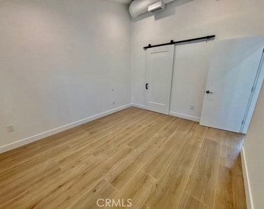 7919 Bothwell - Photo Thumbnail 6
